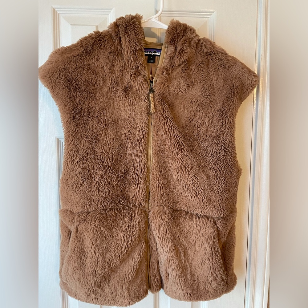 Patagonia Lunar Frost Hooded Vest Women’s S fleece brown with pockets